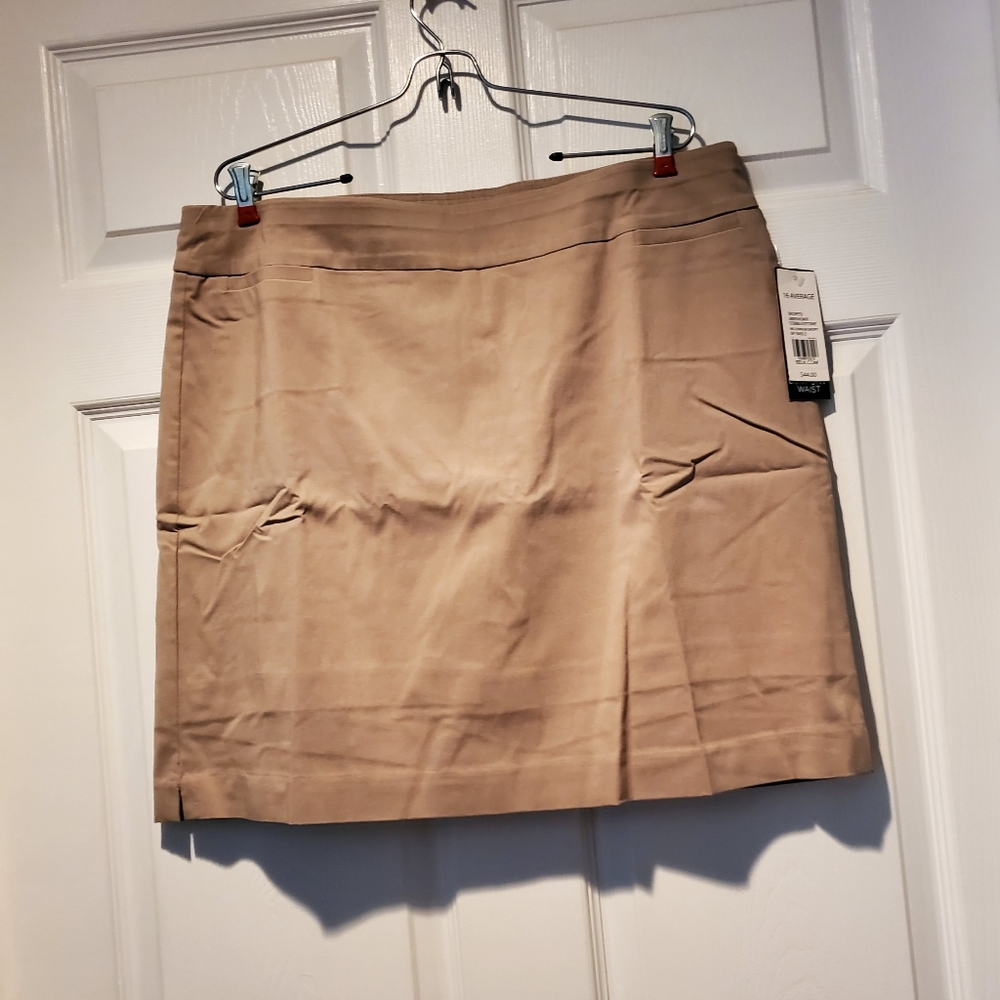 Skort Size 16 average. Kim Roger's NWT